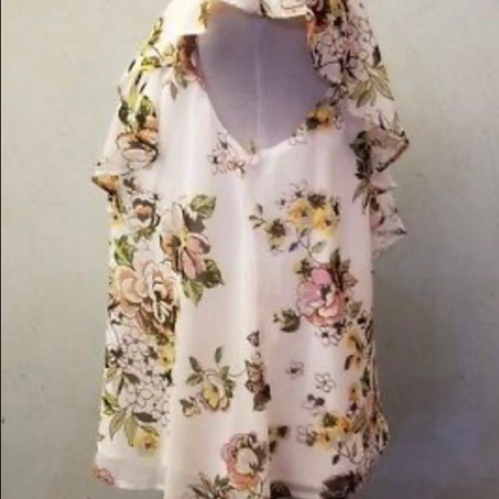 GORGEOUS Fun Ruffle Floral Top - Picture 3 of 8
